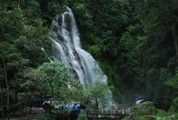 Kanchengunga Waterfalls